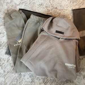 Men's Gray essentials set